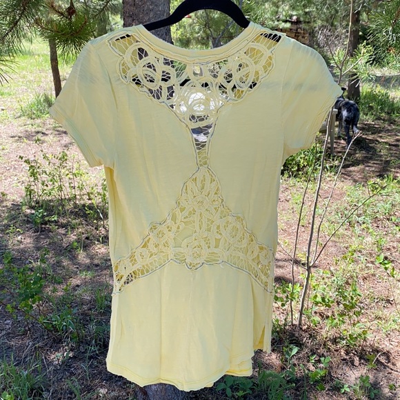 Free People Cut Out Crocheted V-Neck Tee - Picture 6 of 8